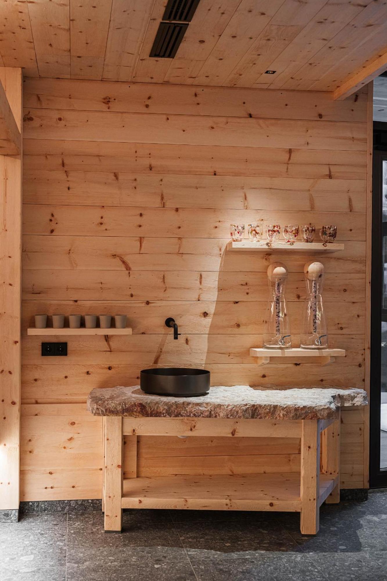 Chalet Elisabeth Dolomites Alpin & Charme Сельва-ді-Валь-Гардена Екстер'єр фото